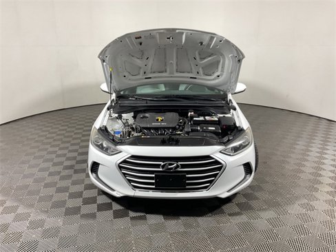 Used 2017 Hyundai Elantra SE image 4