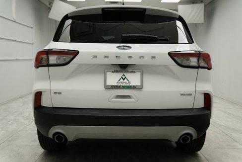 Used 2022 Ford Escape SE image 6