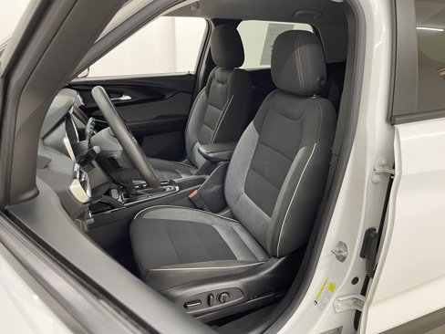 Used 2022 Chevrolet TrailBlazer LT w/ LPO, Blackout Package image 18
