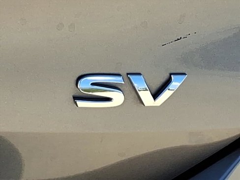 Used 2018 Nissan Rogue SV image 12