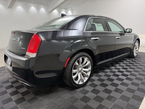 Used 2018 Chrysler 300 Limited image 6