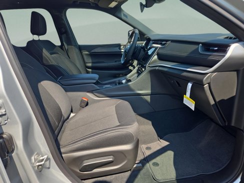 New 2025 Jeep Grand Cherokee Laredo X image 22