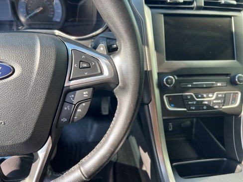 Used 2017 Ford Fusion SE w/ Equipment Group 201A image 13