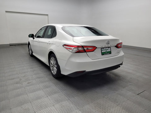 Used 2018 Toyota Camry LE image 5
