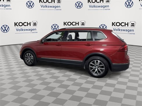 Used 2020 Volkswagen Tiguan SE w/ Panoramic Sunroof Package image 6