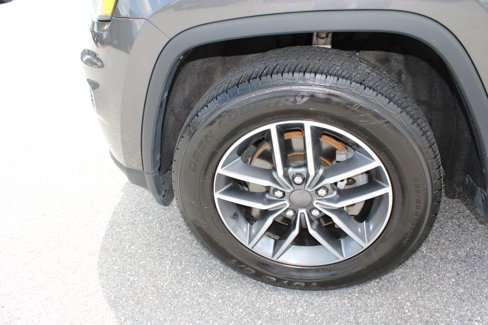 Used 2019 Jeep Grand Cherokee Limited image 12