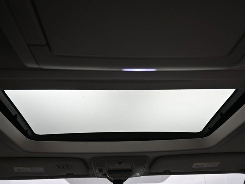 Used 2015 Chrysler Town & Country Touring-L w/ Driver Convenience Group image 53