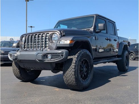 Used 2021 Jeep Gladiator Sport image 3