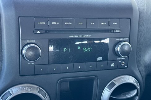 Used 2018 Jeep Wrangler Unlimited Sport w/ Connectivity Group image 19
