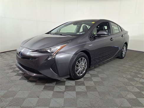 Used 2018 Toyota Prius Three image 6