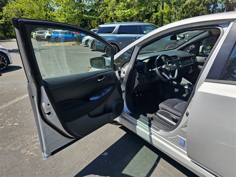 New 2025 Nissan Leaf S image 18