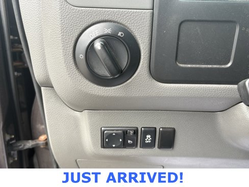 Used 2013 Nissan NV 3500 SV image 15