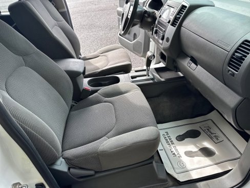 Used 2018 Nissan Frontier SV image 17