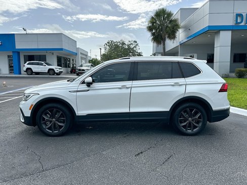 Used 2023 Volkswagen Tiguan SE image 9
