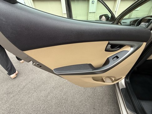 Used 2013 Hyundai Elantra GLS image 15