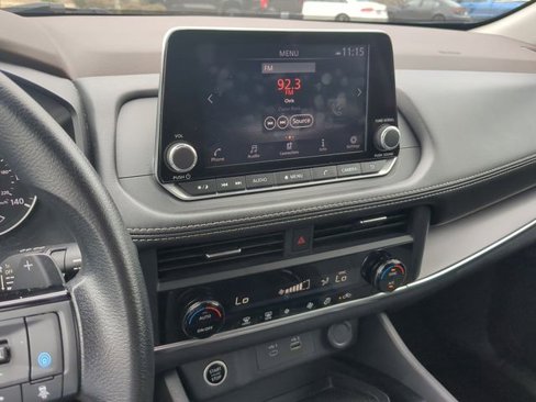 Used 2023 Nissan Rogue SV image 25