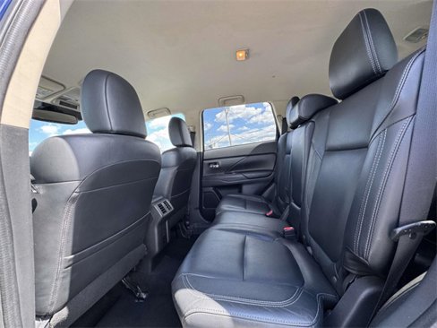 Used 2020 Mitsubishi Outlander AWD image 17