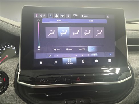 Used 2024 Jeep Compass Latitude image 18