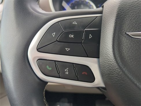 Used 2022 Chrysler Voyager LX image 23