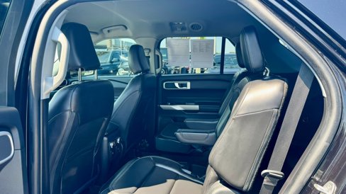 Certified 2021 Ford Explorer XLT w/ Equipment Group 202A image 17
