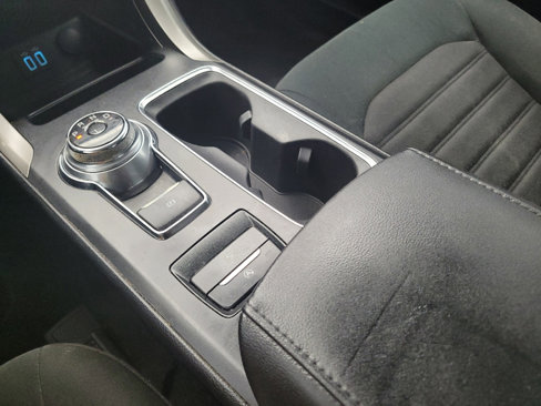 Used 2020 Ford Fusion SE image 26