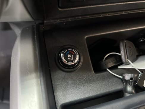 Used 2018 Nissan Titan PRO-4X image 25
