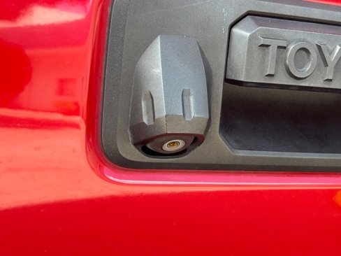 Used 2016 Toyota Tacoma SR5 image 22