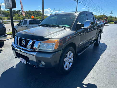 Used 2010 Nissan Titan LE w/ Technology Pkg image 8
