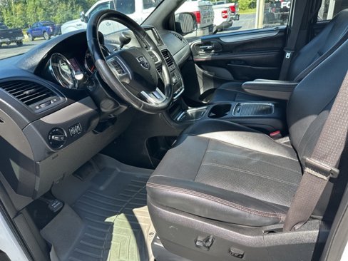 Used 2019 Dodge Grand Caravan GT image 11