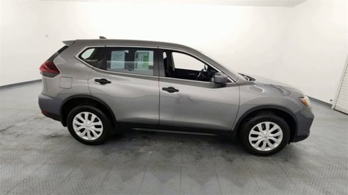 Used 2018 Nissan Rogue S image 9