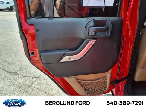 Used 2014 Jeep Wrangler Unlimited Sahara image 36