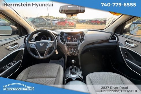 Used 2017 Hyundai Santa Fe SE image 6