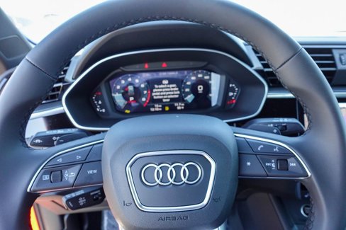 New 2025 Audi Q3 2.0T Premium image 16