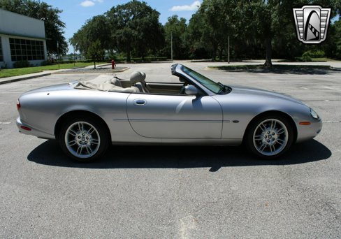 Used 2002 Jaguar XK8 Convertible image 14