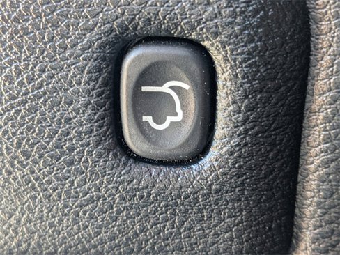 Used 2018 Jeep Grand Cherokee Limited image 14