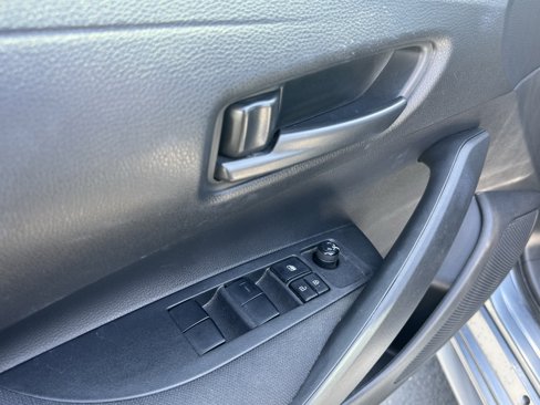Used 2022 Toyota Corolla LE image 14