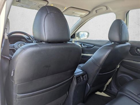 Used 2020 Nissan Rogue SL image 25