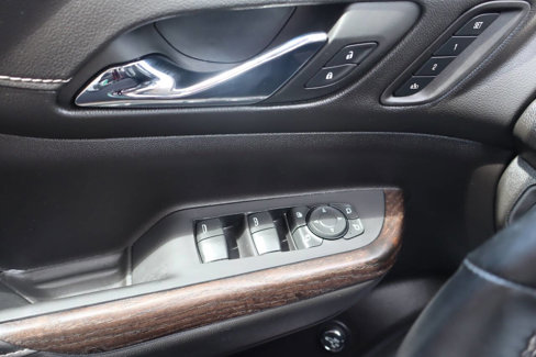 Used 2023 GMC Acadia Denali w/ Black Diamond Edition image 18