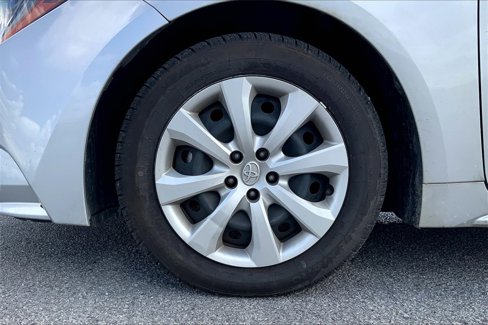 Used 2022 Toyota Corolla LE image 10