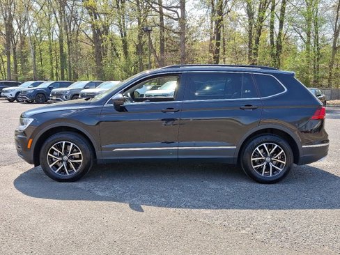 Certified 2021 Volkswagen Tiguan SE image 6