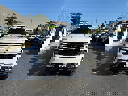 Used 2021 Chevrolet Silverado 1500 RST image 2