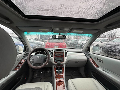 Used 2005 Toyota Highlander Limited image 13