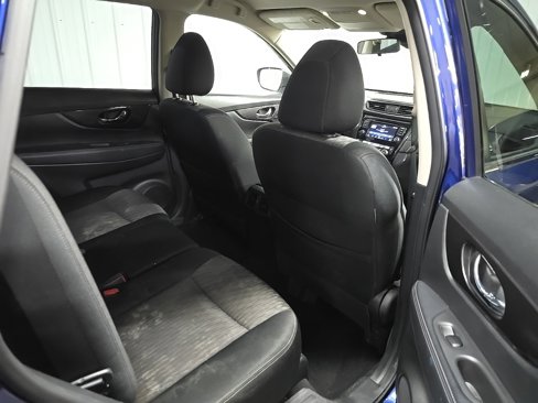 Used 2019 Nissan Rogue SV image 17