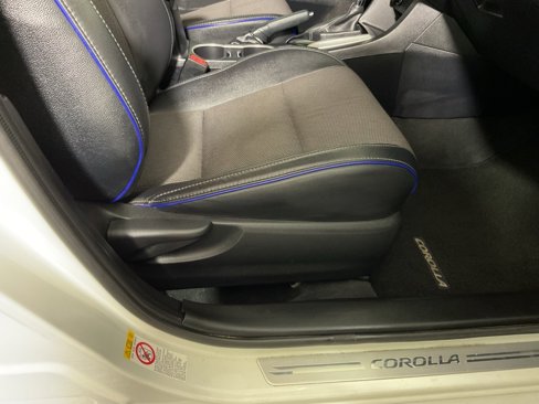 Used 2017 Toyota Corolla L image 35