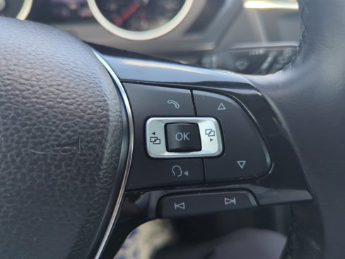 Used 2018 Volkswagen Tiguan SEL image 14