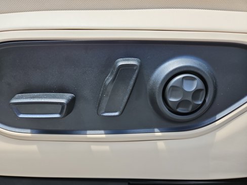 New 2025 Jeep Grand Cherokee L Limited w/ Luxury Tech Group II image 21