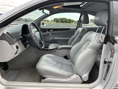 Used 2001 Mercedes-Benz CLK 320 Coupe image 27