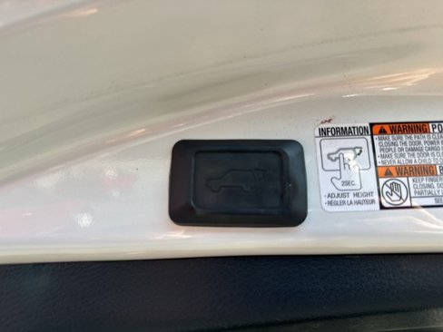 Used 2015 Toyota RAV4 Limited image 8
