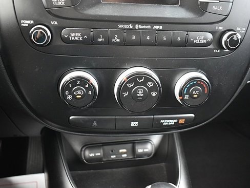 Used 2015 Kia Soul + image 18