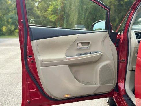 Used 2012 Toyota Prius V Two image 9